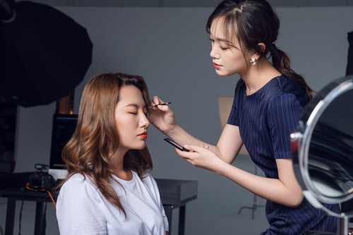 广东彩妆培训学校正规学校，哪里比较好