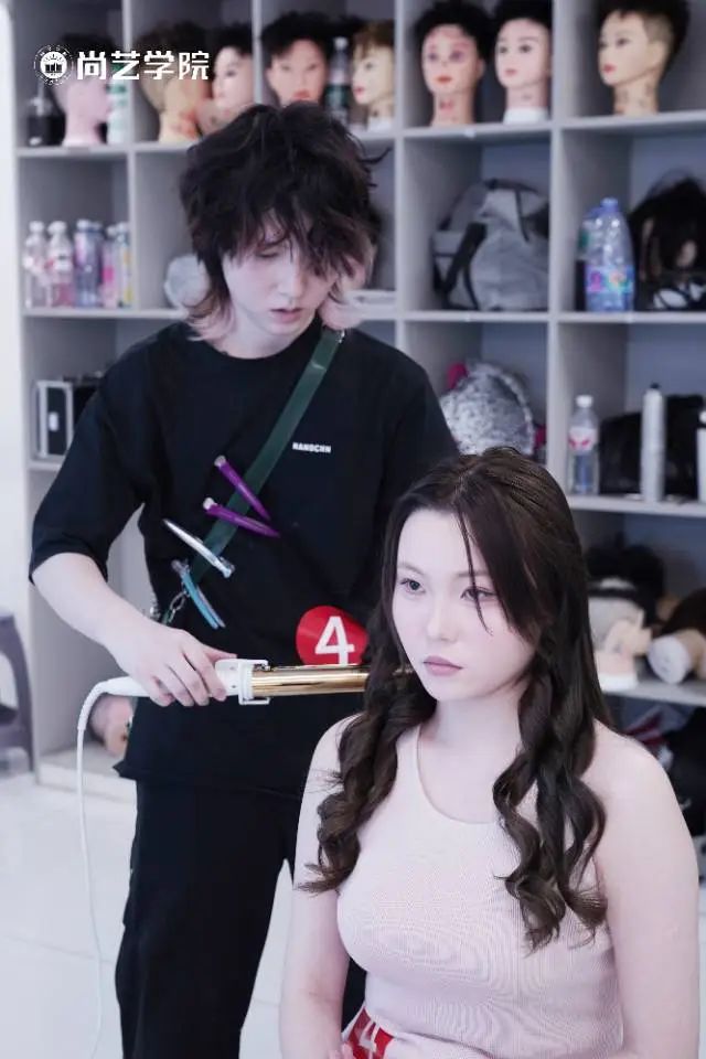 广州尚艺美发学院明日之星剪发全科班